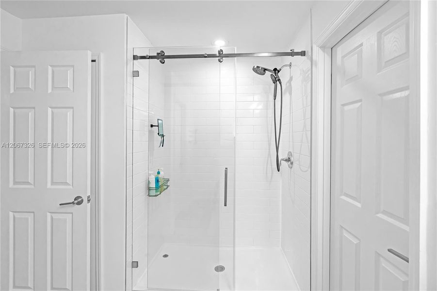 Image 34 of a home in .
