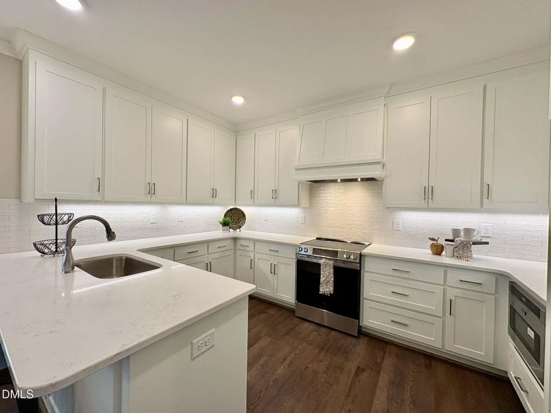 85aa6973-da99-46ec-aa78-e99a287dfa4c