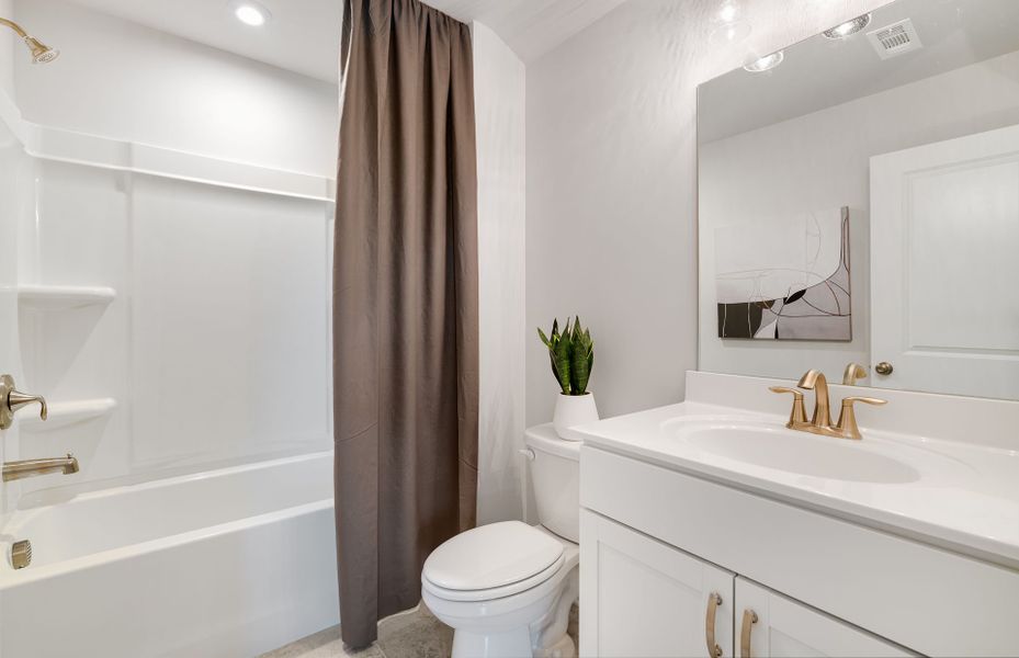 Representative furnished interior of a home built from the Rosemont by Pulte Homes in Bennett Park, Grayson (Image 63).