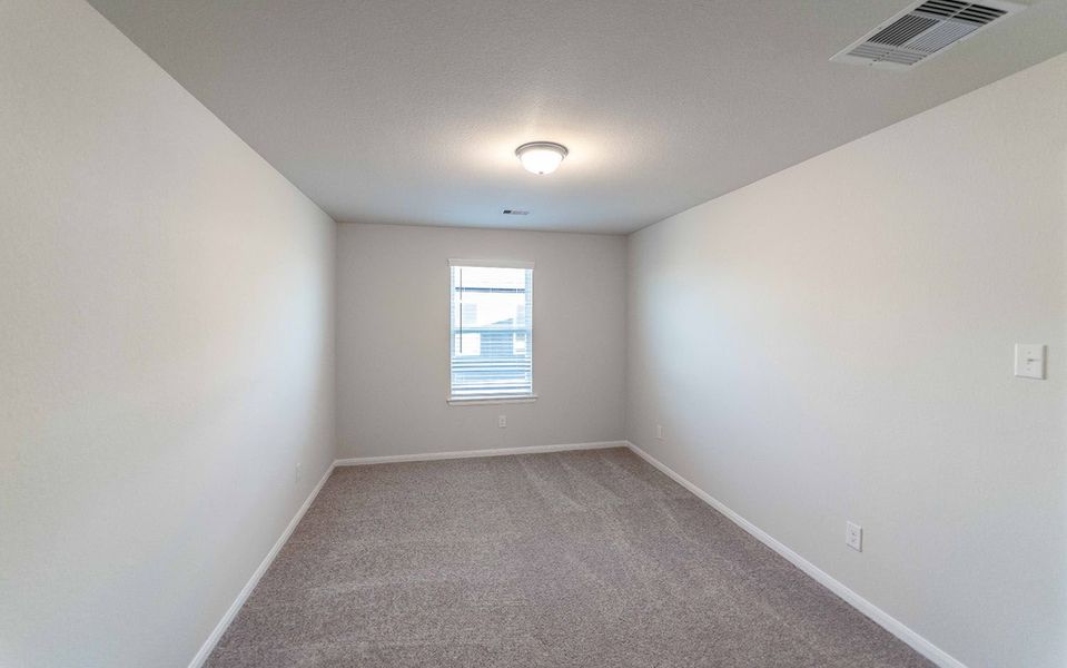 Spacious, unfurnished interior of a new home in River Ranch Meadows, Dayton (Image 20).