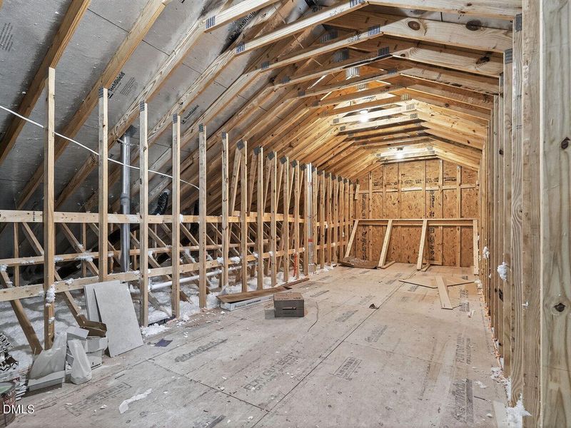 038-1280x960-walk-in-attic