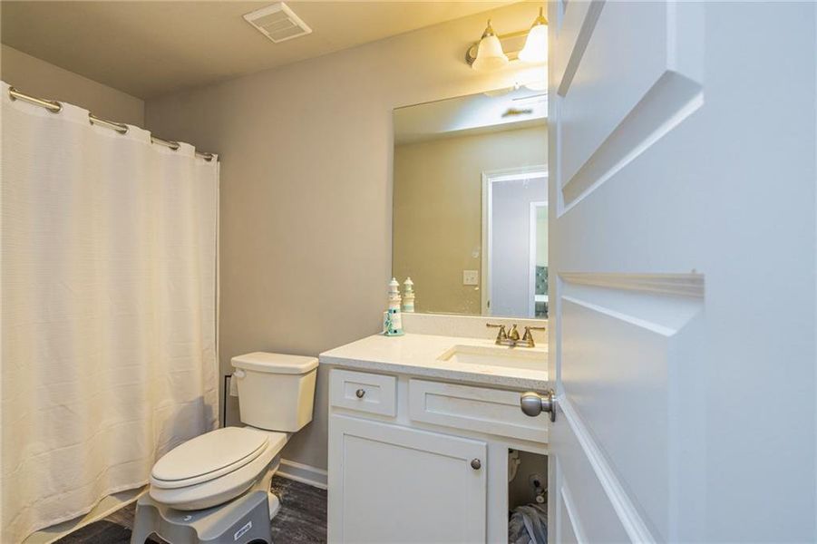 Furnished interior view inside a new home in Vineyard Park, Griffin (Image 16). Furnished interior view inside a new home in Vineyard Park, Griffin (Image 16).