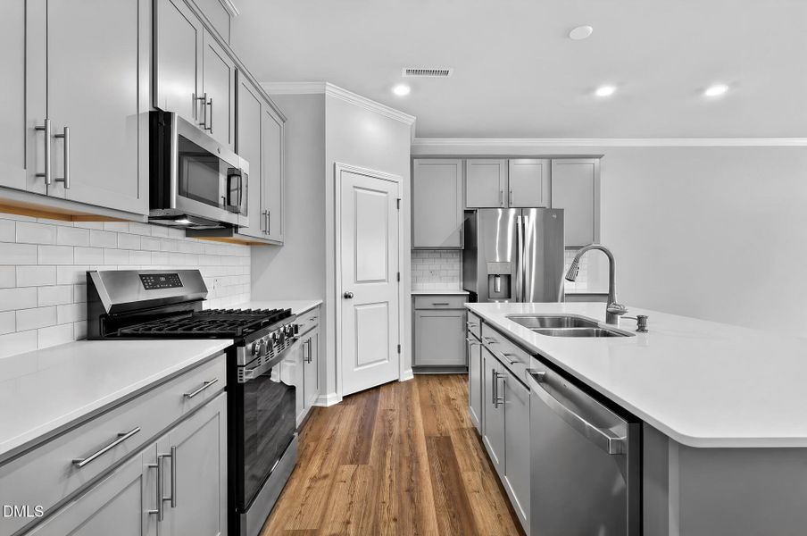 SUN_Rosedale_Pic_Sutton-19
