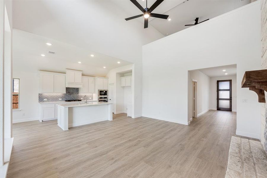 Spacious, unfurnished interior of a new home in Waterscape Classic 60s, Royse City (Image 31). Spacious, unfurnished interior of a new home in Waterscape Classic 60s, Royse City (Image 31).
