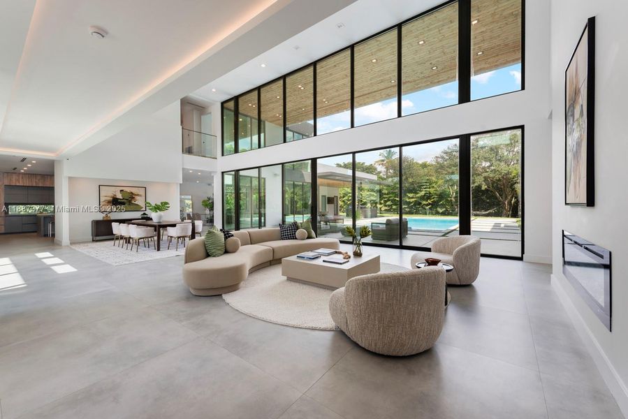 Community amenities in , Pinecrest (Image 44).