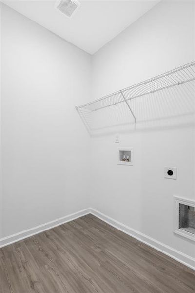 Spacious, unfurnished interior of a new home in Three Rivers, Rome (Image 18).