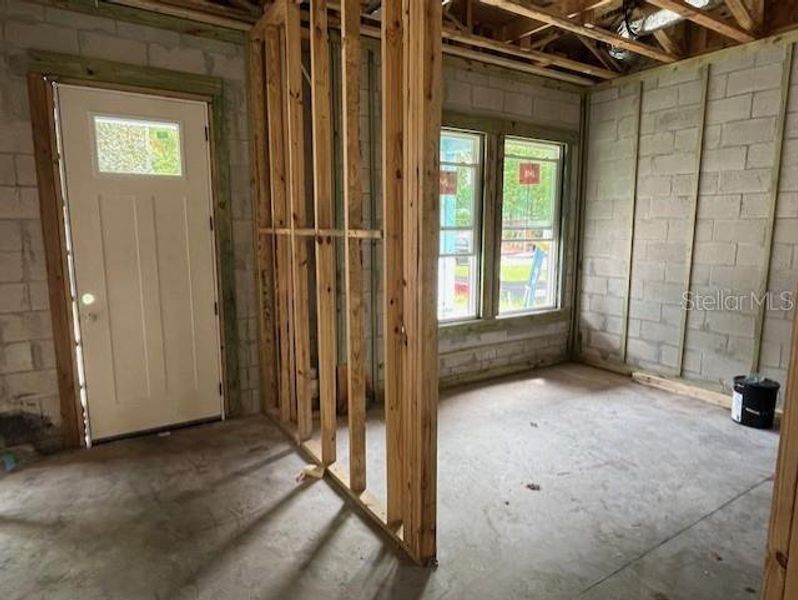 Spacious, unfurnished interior of a new home in , Orlando (Image 7).