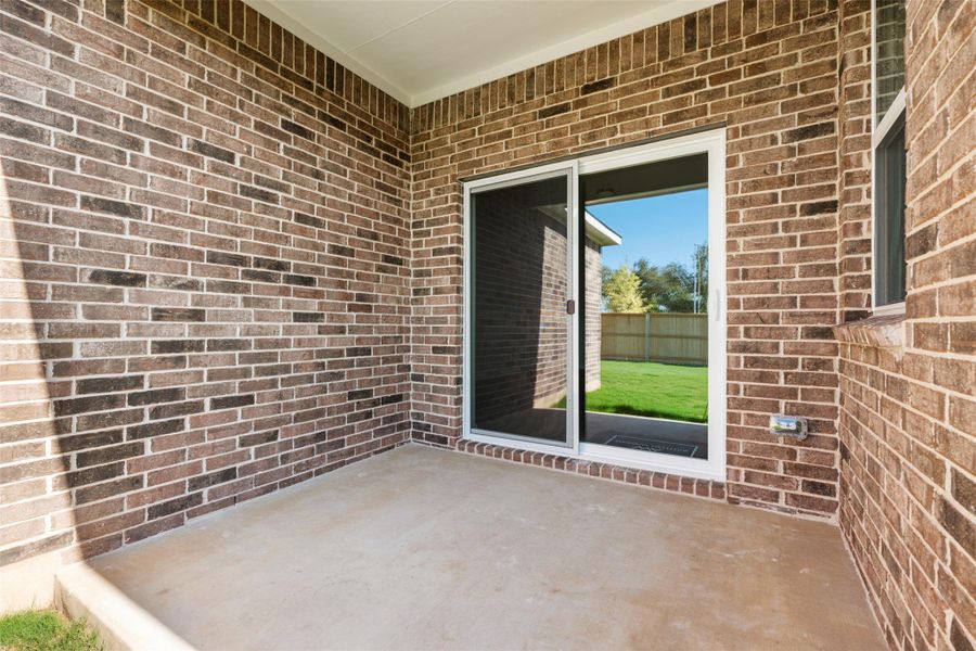 Representative images and renderings are for illustrative purposes. Actual structural options and design finishes of home may vary.