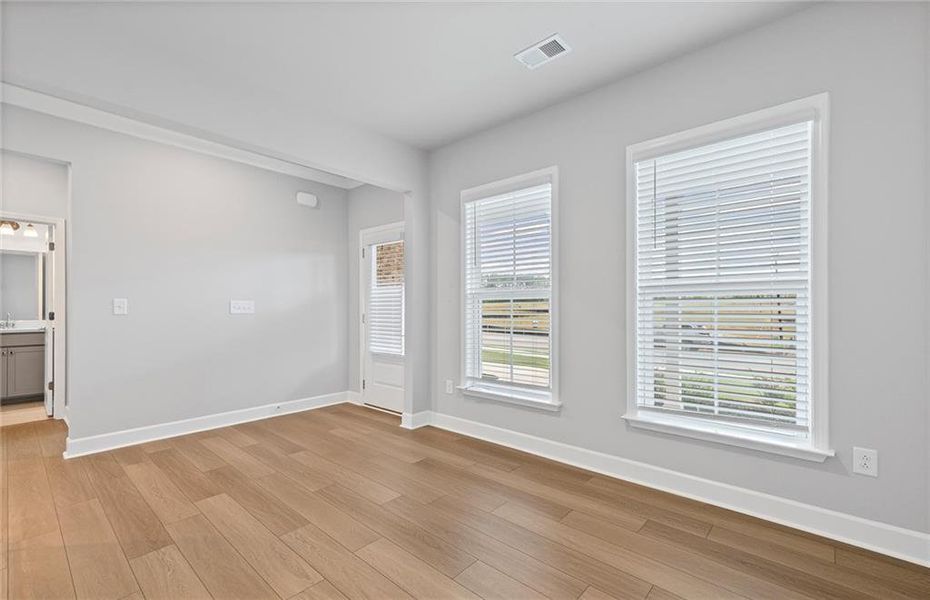 Spacious, unfurnished interior of a new home in Anderson Point Estates, McDonough (Image 13).