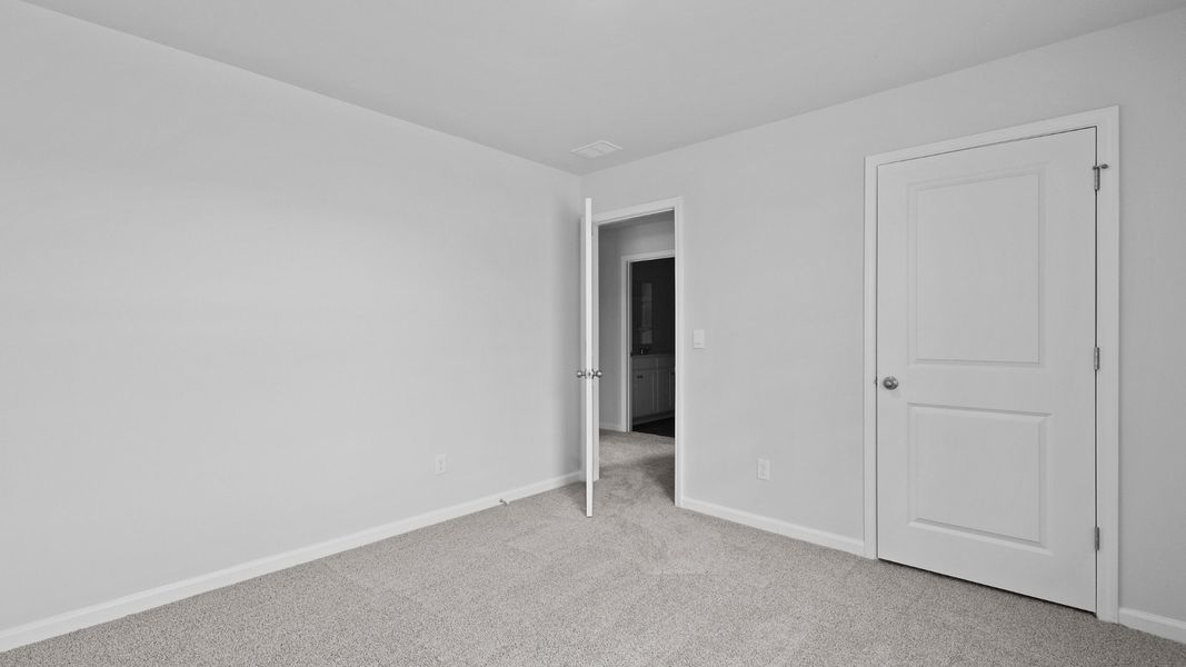 Spacious, unfurnished interior of a new home in Grand Oaks, Columbia (Image 24).