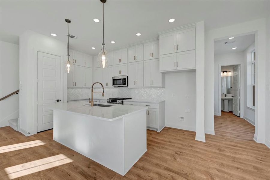 Furnished interior view inside a new home in Painted Tree Woodland West – Village, McKinney (Image 15).
