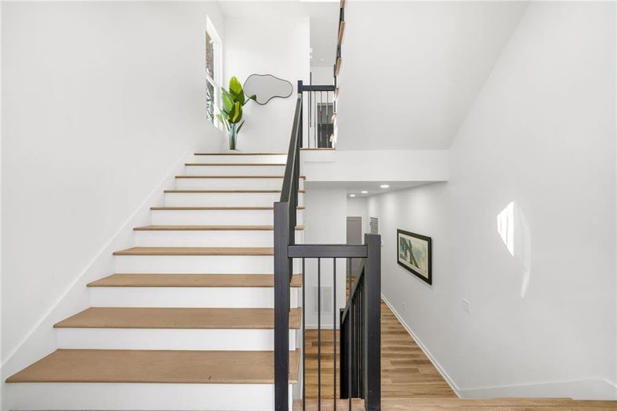 Spacious, unfurnished interior of a new home in , Atlanta (Image 18).