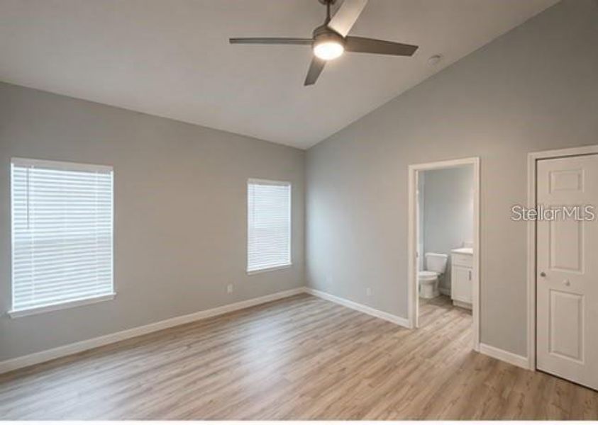 Spacious, unfurnished interior of a new home in , Daytona Beach (Image 7).
