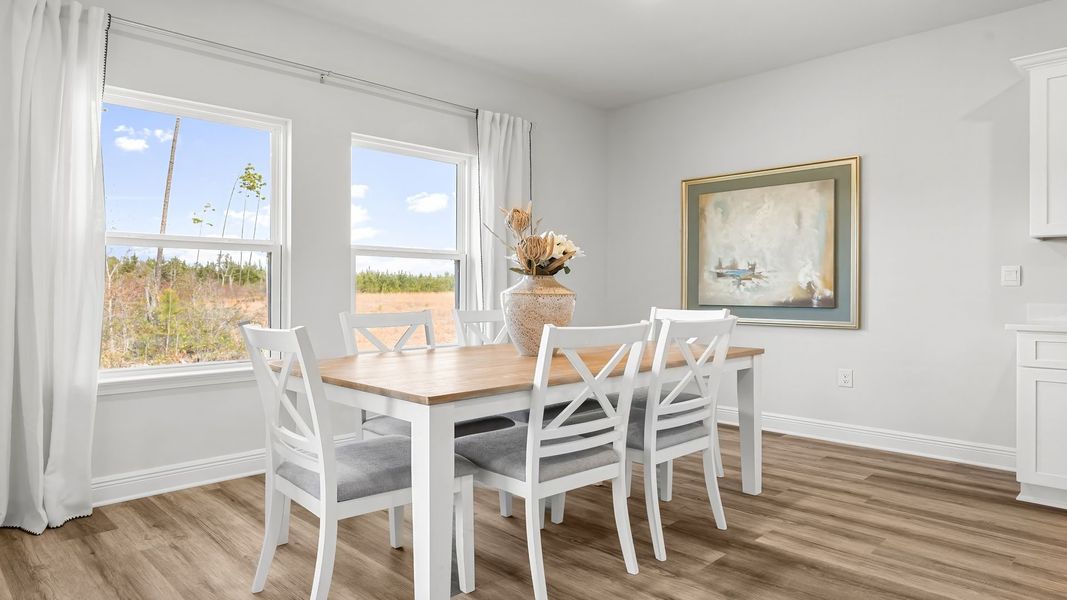 Furnished interior view inside a new home in Liberty, Panama City (Image 9).