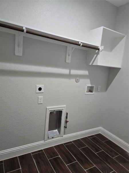 Spacious, unfurnished interior of a new home in , Baytown (Image 14).