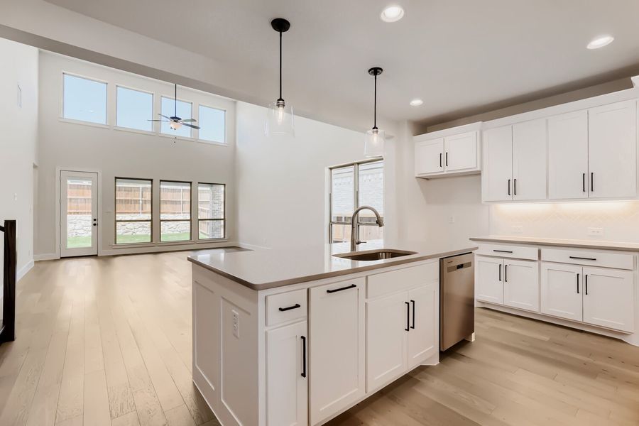 4315 Blackberry - Kitchen 4315 Blackberry - Kitchen