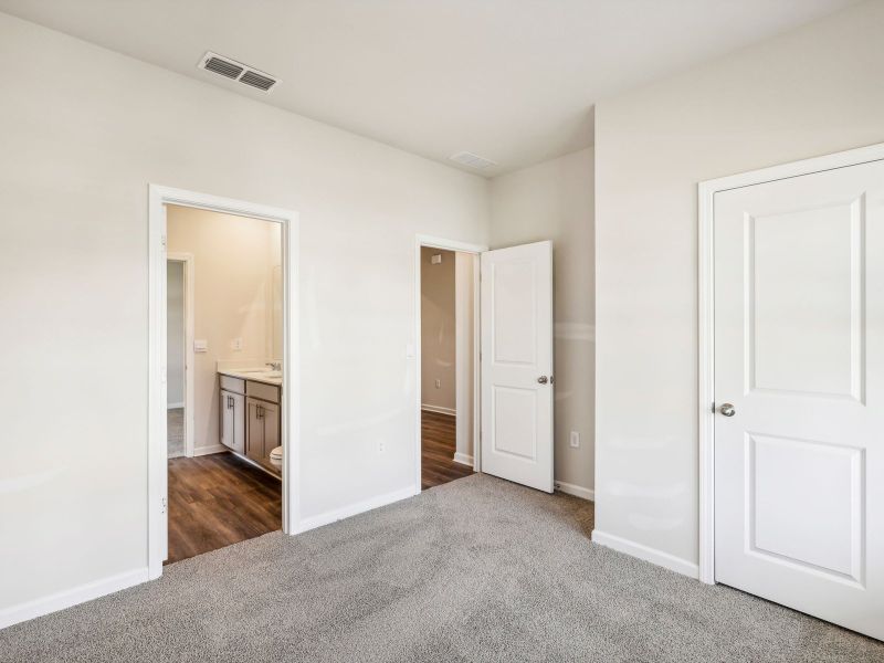 Spacious, unfurnished interior of a new home in Preserve at Mountain Creek, Pendergrass (Image 15).