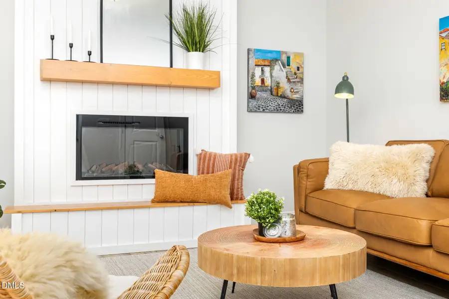 7-web-or-mls-544-Barrington-Row-7