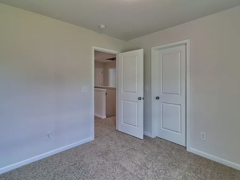 Spacious, unfurnished interior of a new home in Emanuel Creek, West Columbia (Image 14).