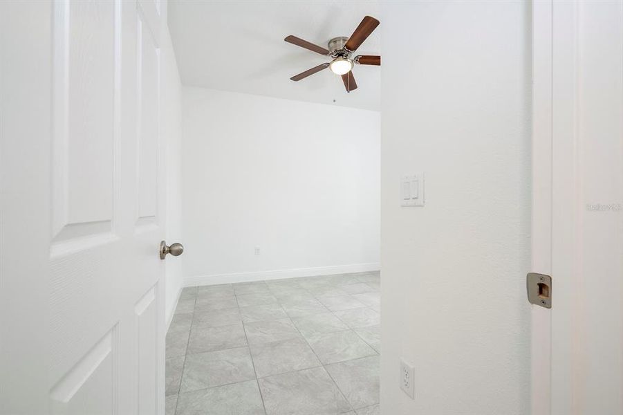 Spacious, unfurnished interior of a new home in , Dunnellon (Image 58).