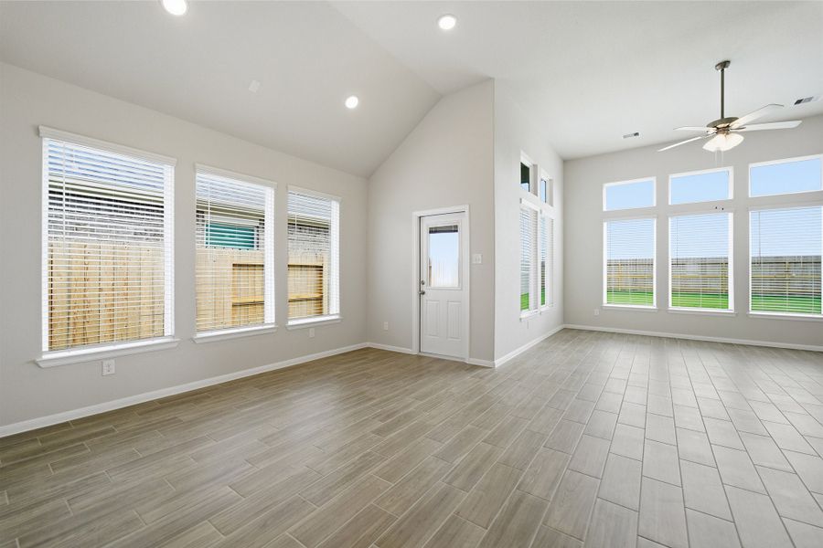Spacious, unfurnished interior of a new home in Creekhaven, Arcola (Image 26).