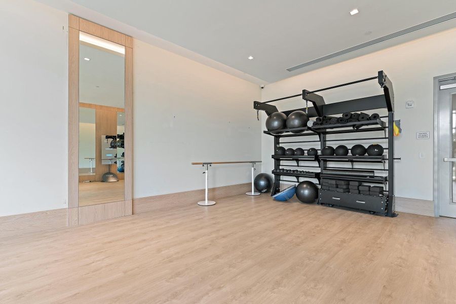 120-220LakeShoreDr-1219-WestPalmBeach-SM