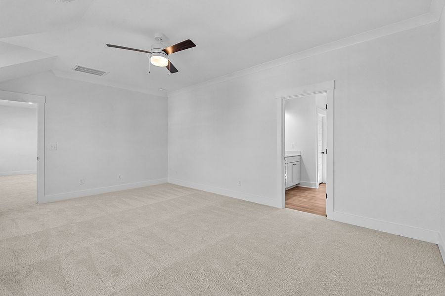 Spacious, unfurnished interior of a new home in Hanes Lake, Winston-Salem (Image 29).