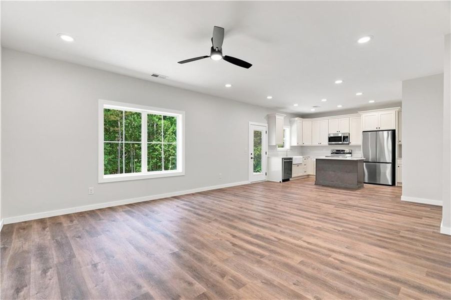 Spacious, unfurnished interior of a new home in , Talking Rock (Image 39).