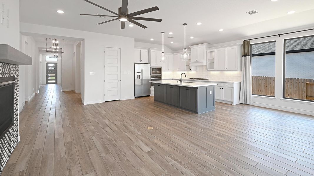 Spacious, unfurnished interior of a new home in Veramendi 50', New Braunfels (Image 24). Spacious, unfurnished interior of a new home in Veramendi 50', New Braunfels (Image 24).