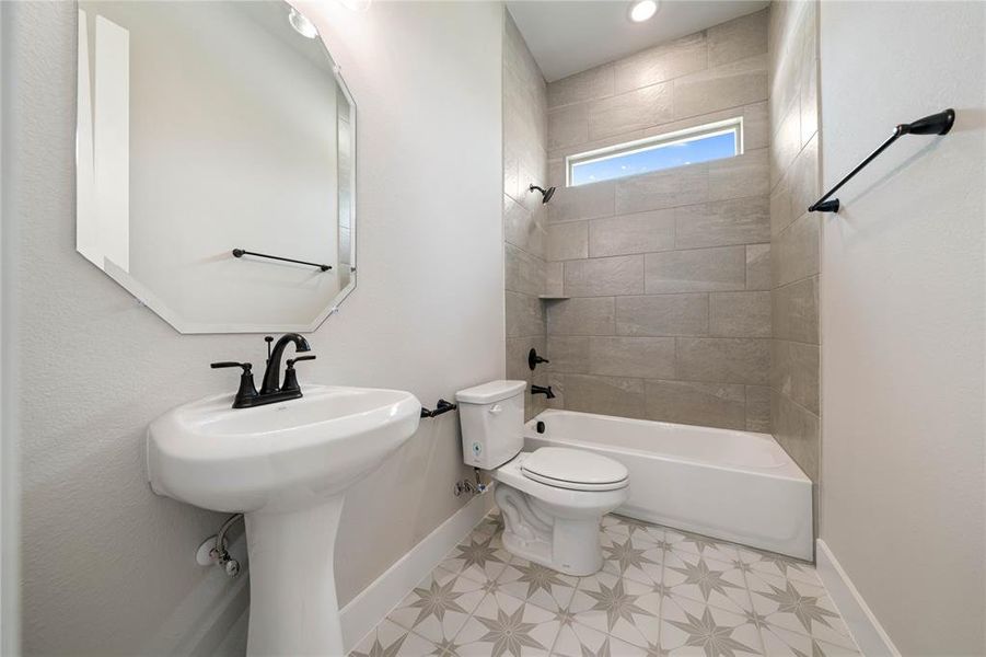 Furnished interior view inside a new home in Eagle Ridge Estates, Weatherford (Image 17). Furnished interior view inside a new home in Eagle Ridge Estates, Weatherford (Image 17).