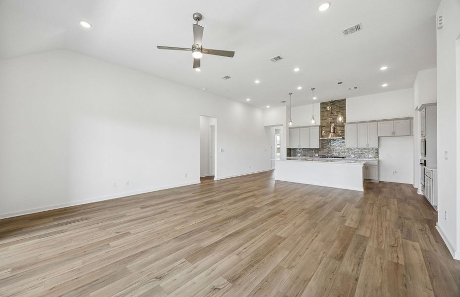 Spacious, unfurnished interior of a new home in Katy Court, Katy (Image 20).