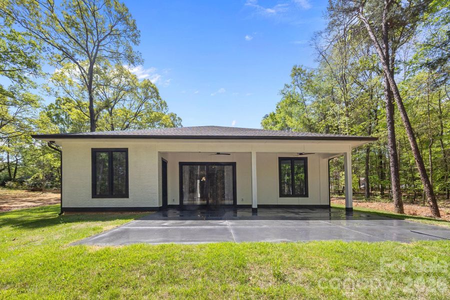 Exterior details and patio area of a home in , Charlotte (Image 3).