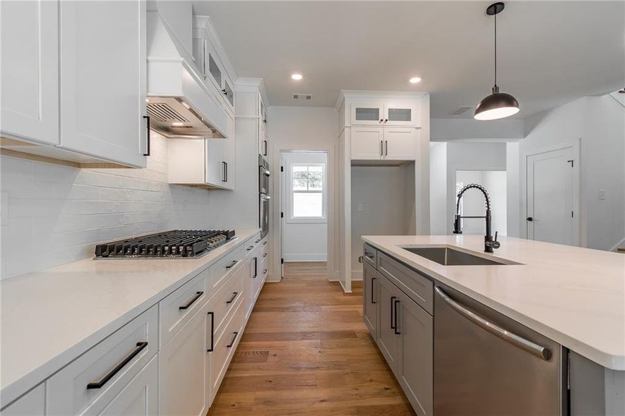 Furnished interior view inside a new home in , Gainesville (Image 7).