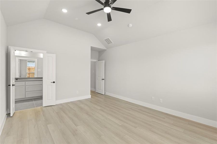 20. 13732 Riola - Primary (2) 20. 13732 Riola - Primary (2)