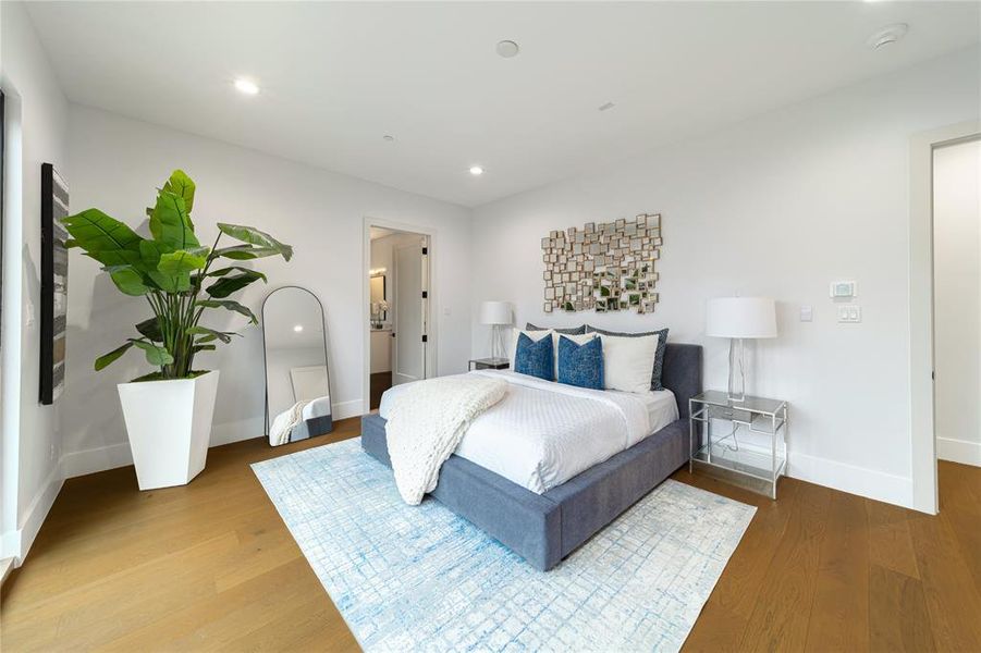 Furnished interior view inside a new home in , Dallas (Image 16).