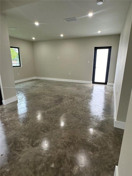 Spacious, unfurnished interior of a new home in , Miami (Image 47).