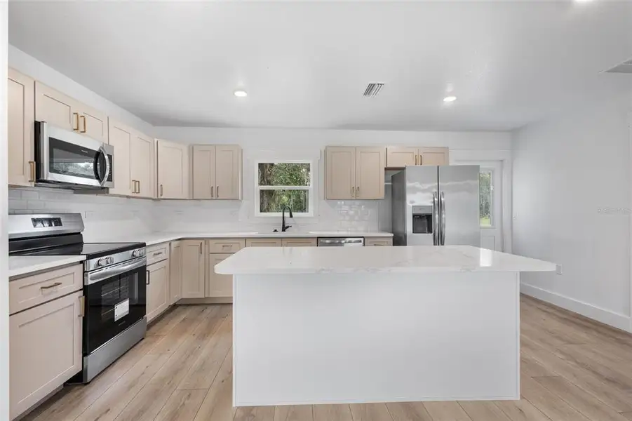 Furnished interior view inside a new home in , Jasper (Image 4).
