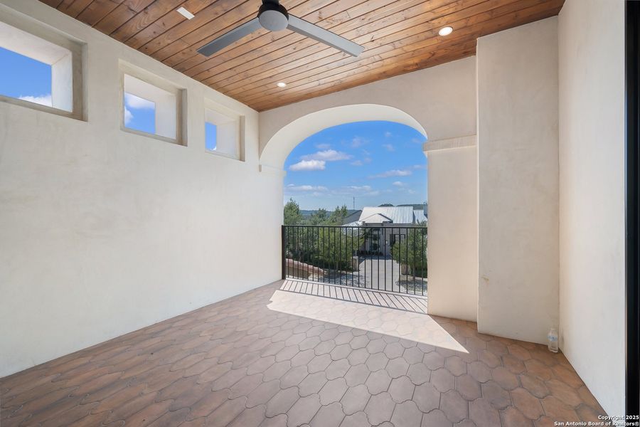 Spacious, unfurnished interior of a new home in , San Antonio (Image 22).