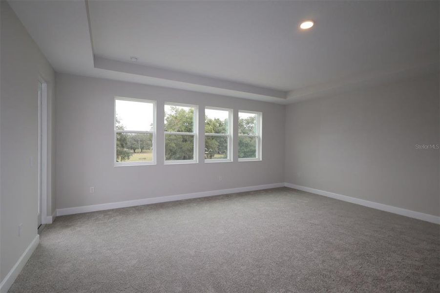 Spacious, unfurnished interior of a new home in Willow Run, Apopka (Image 14).