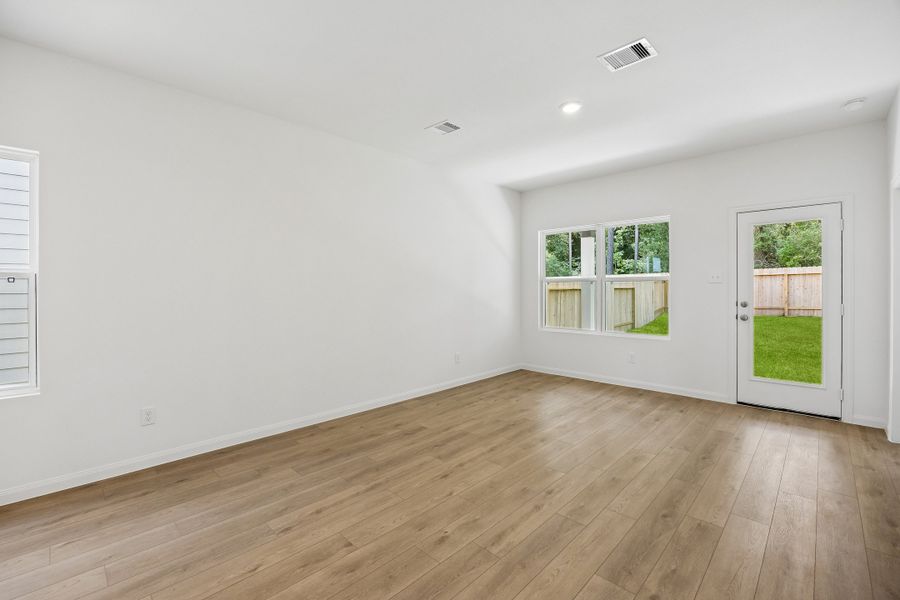 Spacious, unfurnished interior of a new home in Magnolia Springs, Montgomery (Image 16).