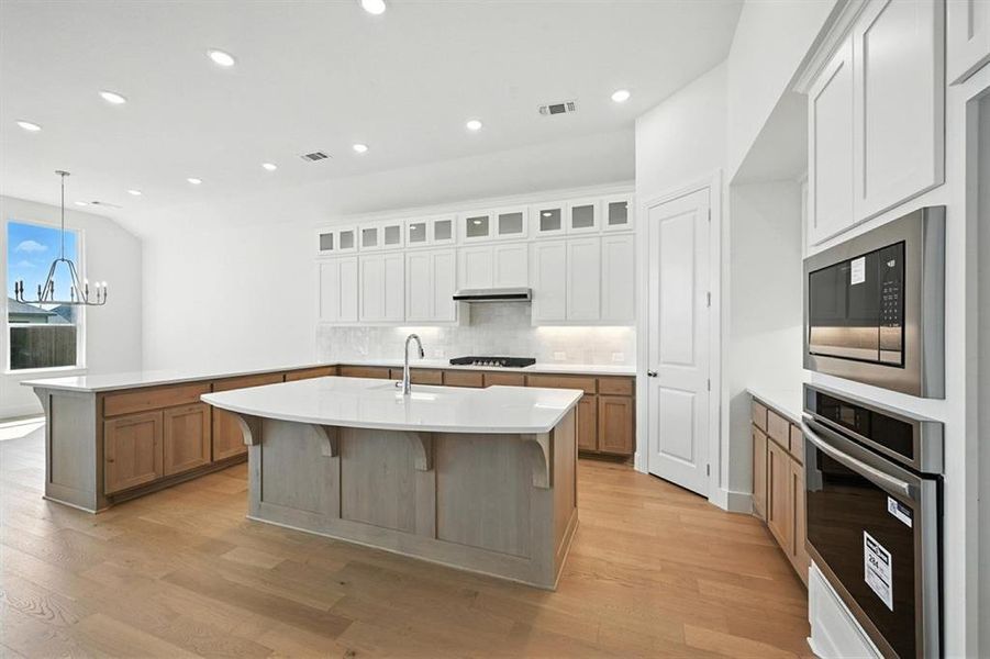 Furnished interior view inside a new home in Thompson Farms: 60ft. lots, Van Alstyne (Image 10). Furnished interior view inside a new home in Thompson Farms: 60ft. lots, Van Alstyne (Image 10).