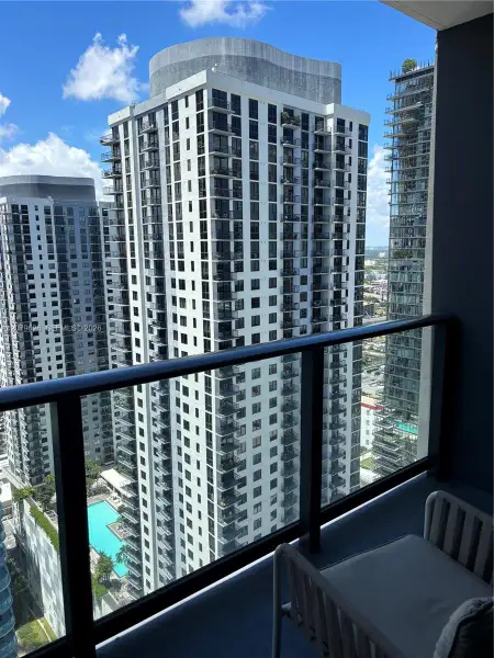 Condo located in Miami, FL showcasing its design and architecture (Image 16).