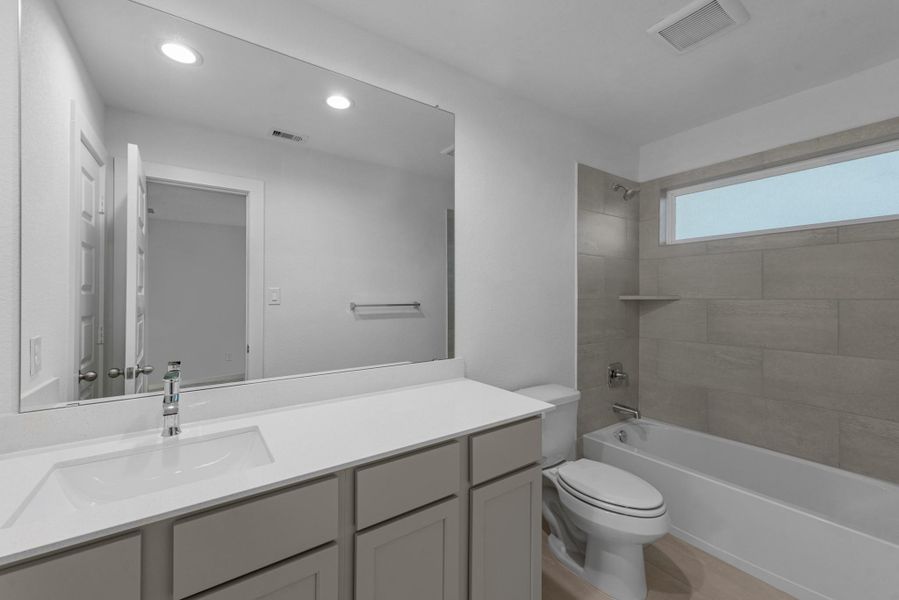 Furnished interior view inside a new home in Briarwood Crossing, Rosenberg (Image 5).