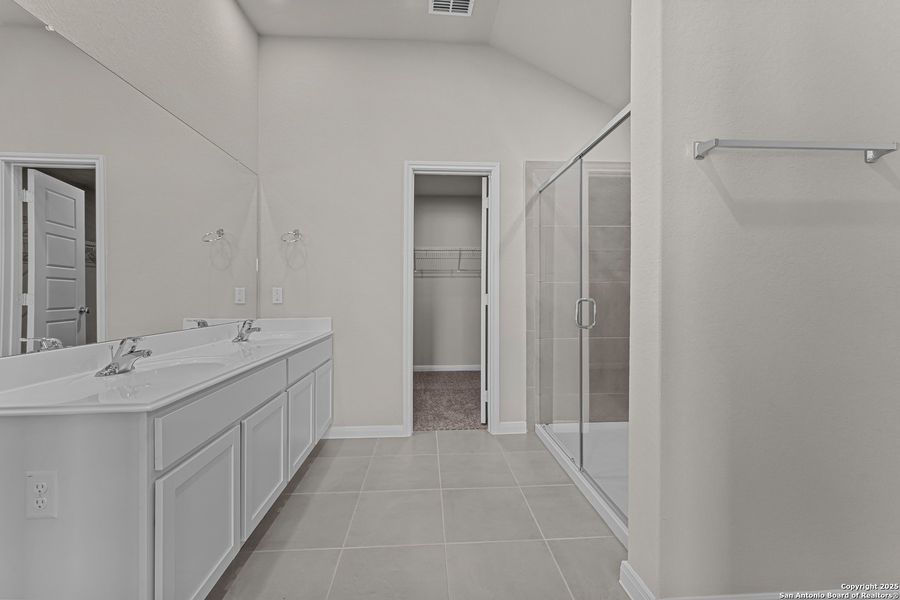 Furnished interior view inside a new home in Greenspoint Heights, Seguin (Image 10).