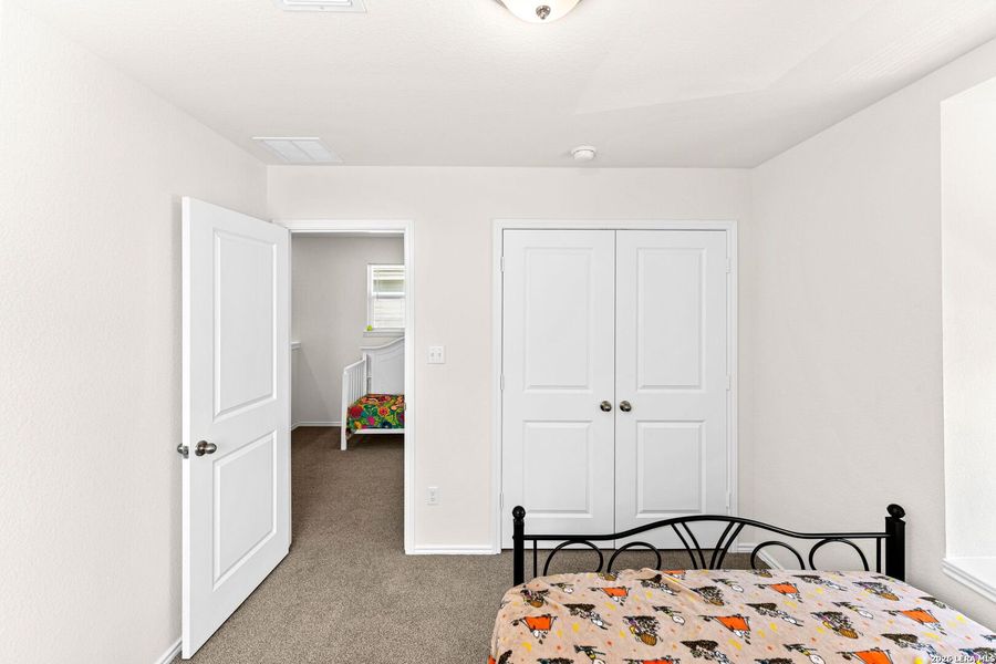 Furnished interior view inside a new home in Berry Springs, Georgetown (Image 35).