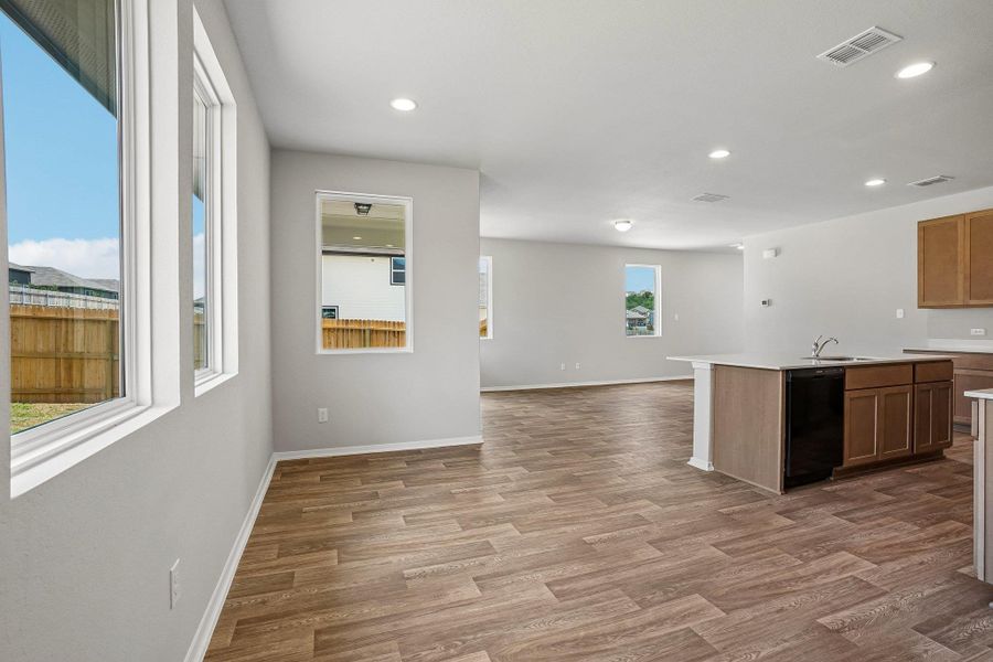 Spacious, unfurnished interior of a new home in Hunters Ranch, San Antonio (Image 25). Spacious, unfurnished interior of a new home in Hunters Ranch, San Antonio (Image 25).