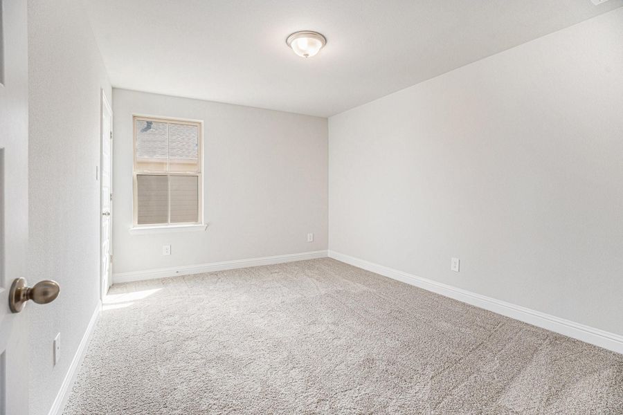 Spacious, unfurnished interior of a new home in Kiber Reserve, Angleton (Image 13).