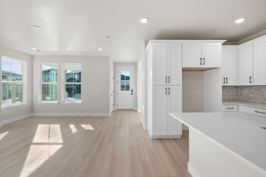 Spacious, unfurnished interior of a new home in Trumark Homes at Sterling Ranch, Littleton (Image 18).