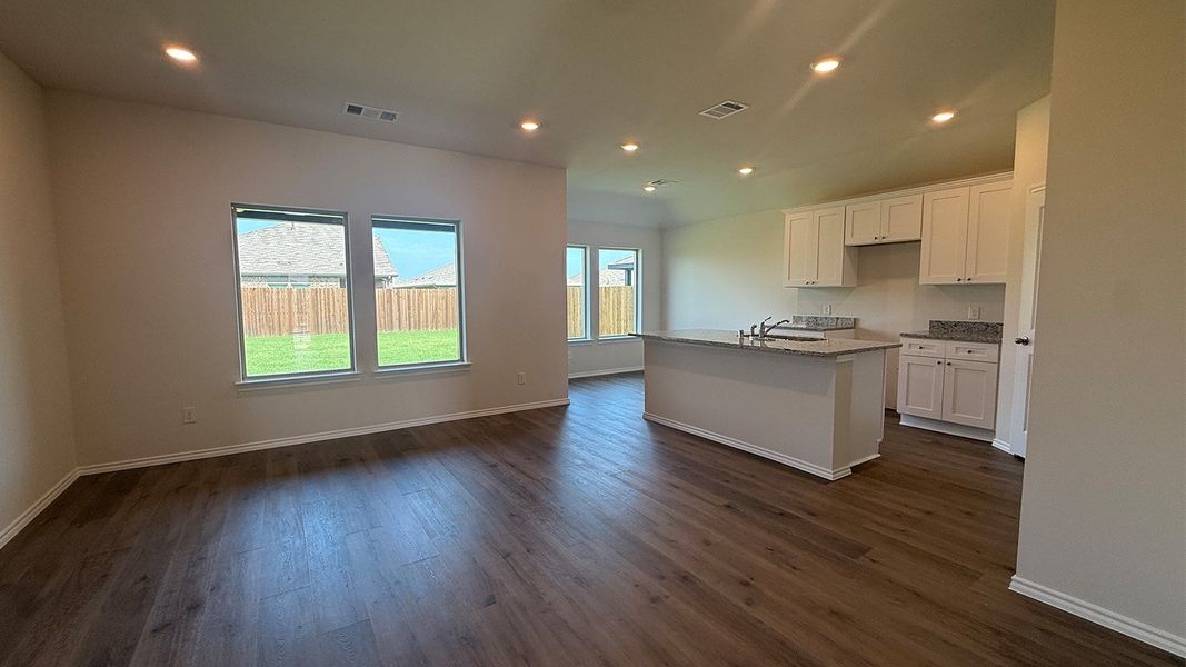 Spacious, unfurnished interior of a new home in Riverfield, Josephine (Image 11).
