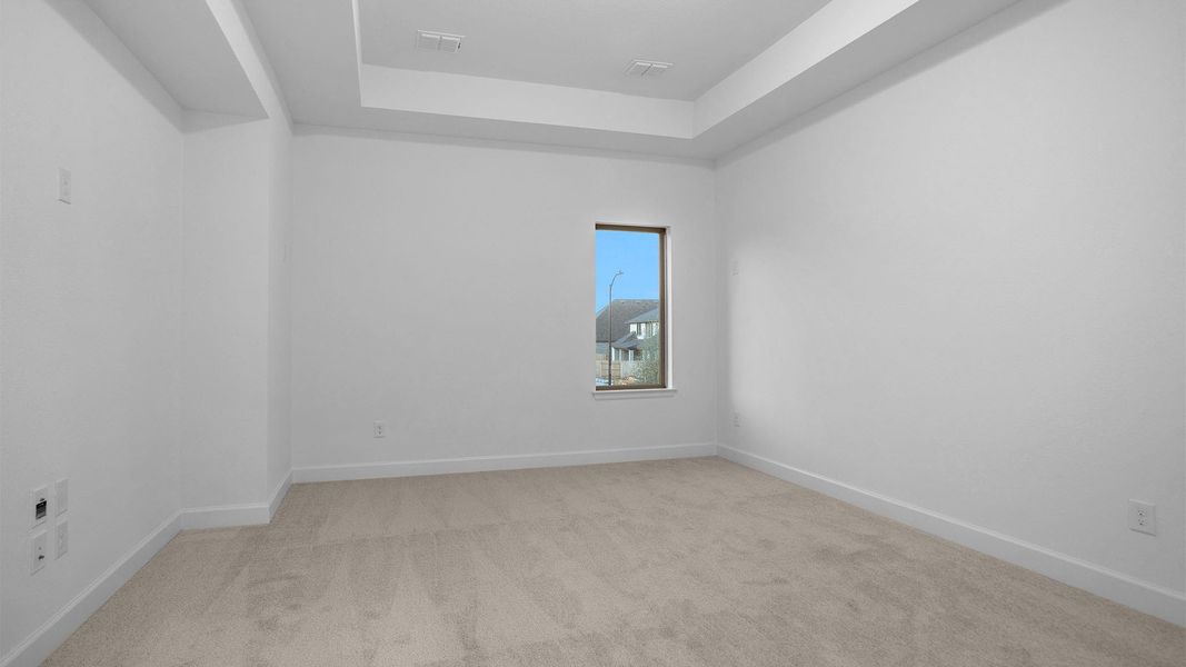 Spacious, unfurnished interior of a new home in Elyson 65', Katy (Image 4).